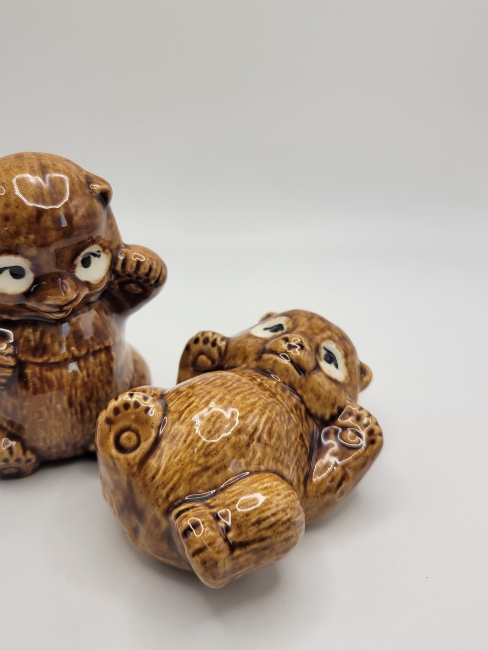 Vintage Ceramic Pair Of Bear Figurines Standing & Lying Down 3.5"